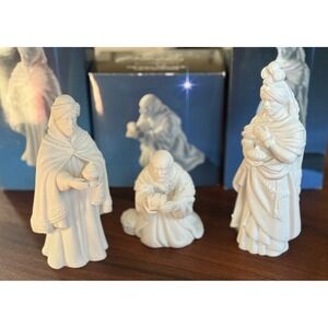 Vintage Avon Nativity The Three Magi Wise Men Figurine Porcelain 1982 Christmas